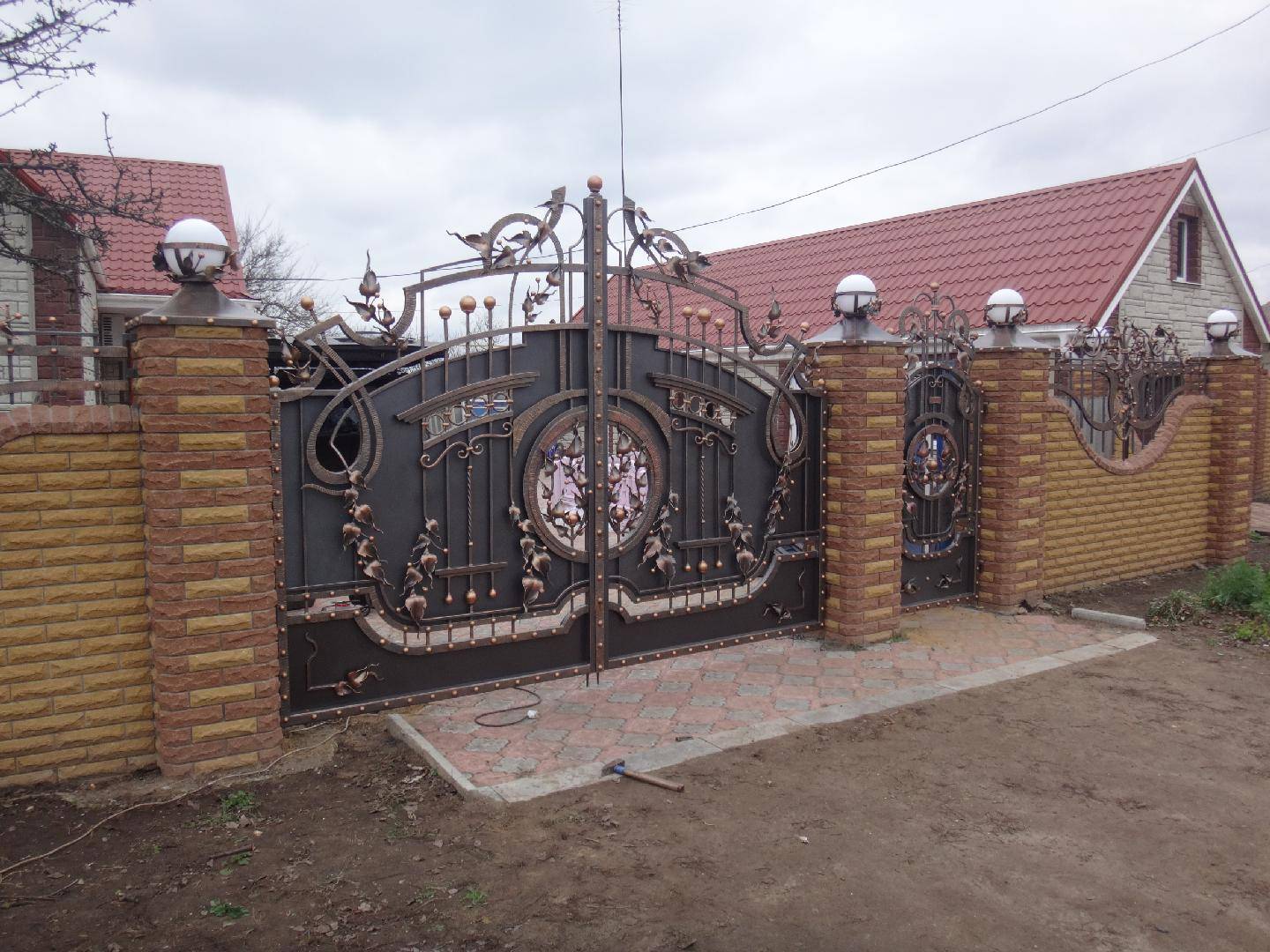 Кованый забор своими руками: пошаговое руководство
