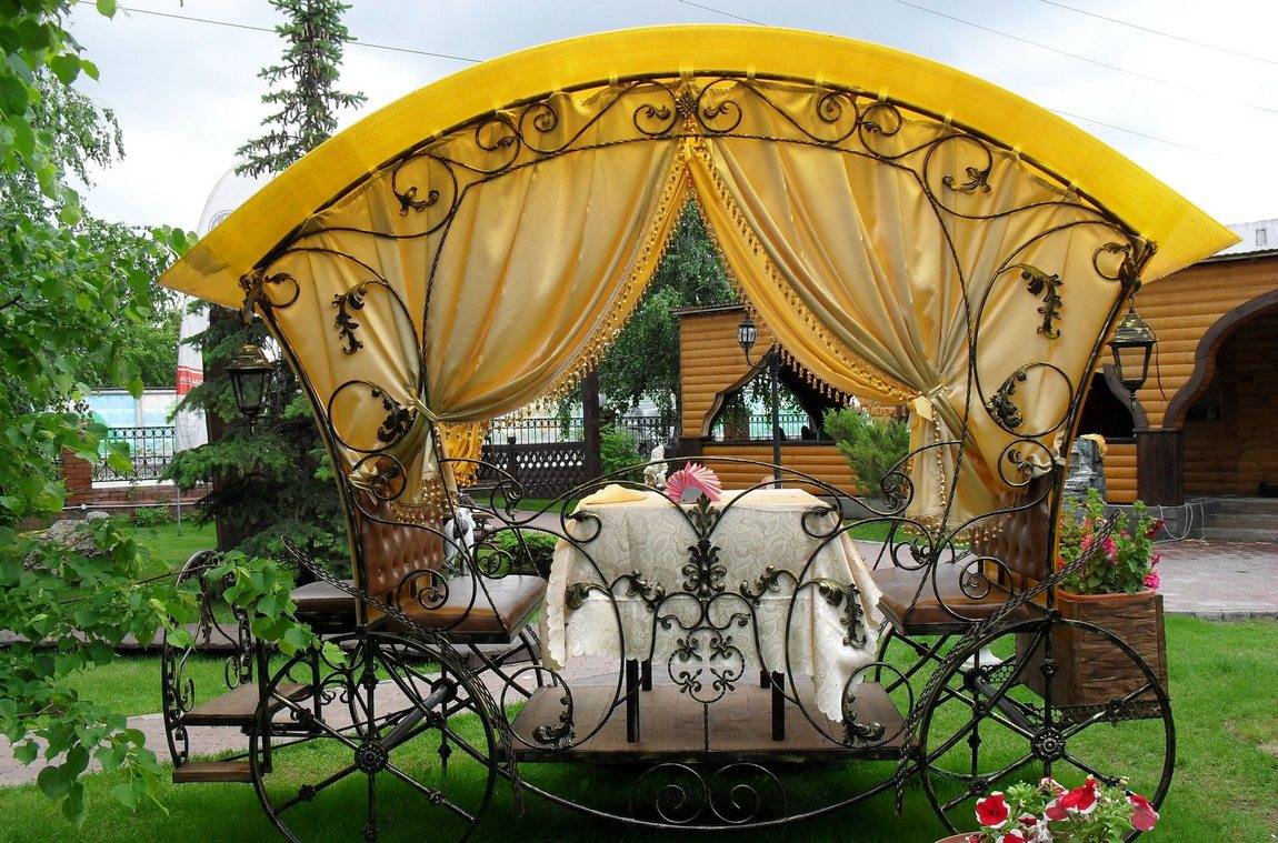 Кованые беседки: рассматриваем популярные варианты (более 40 фото)