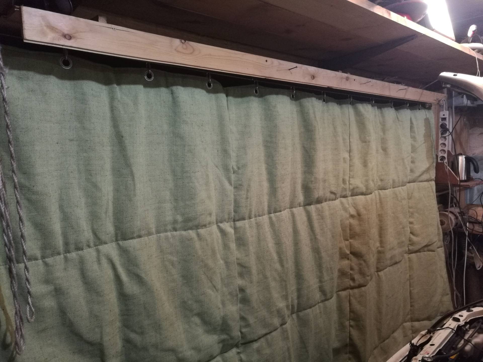 Как сшить шторы в гараж своими руками?