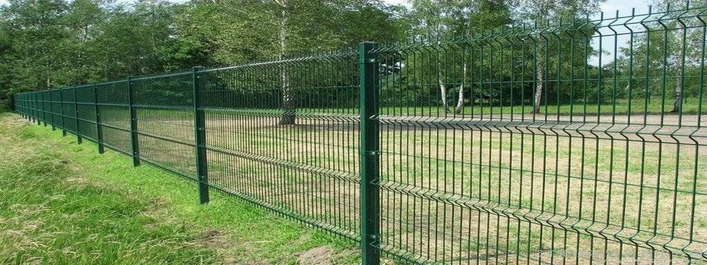 Заборы из сетки гиттер, заборы из сетки рабицы. фото вариантов
