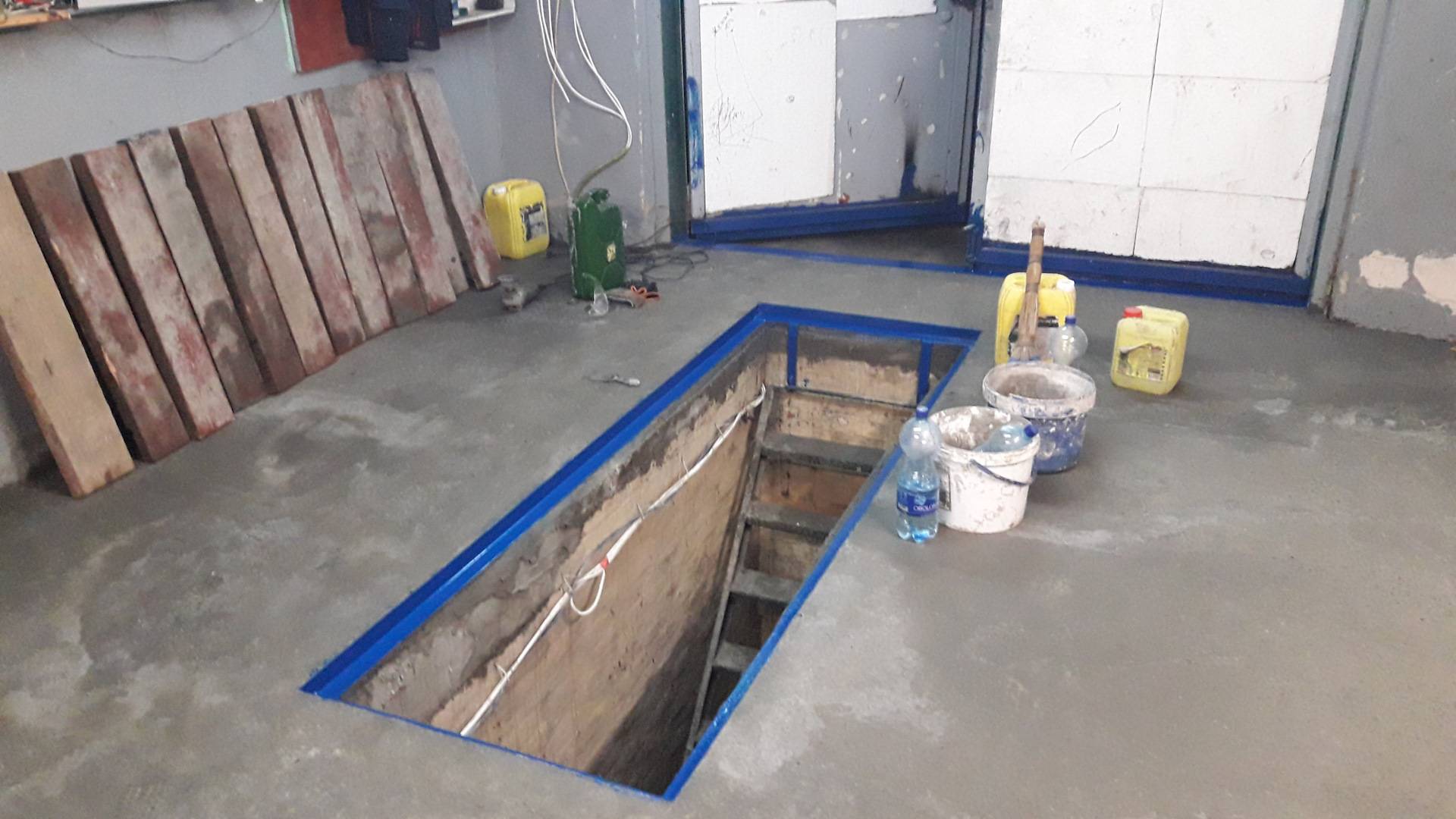 Заливка пола в гараже бетоном - инструкция, узнайте!