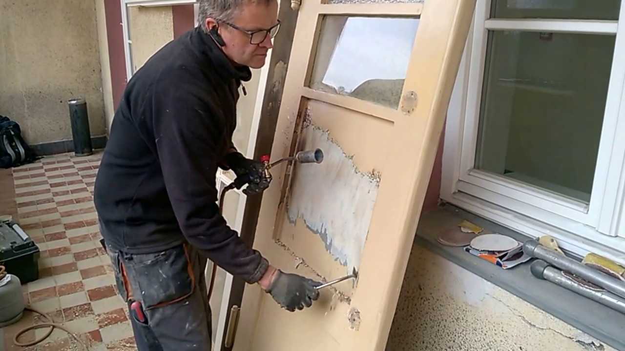Как отреставрировать старую деревянную дверь своими руками