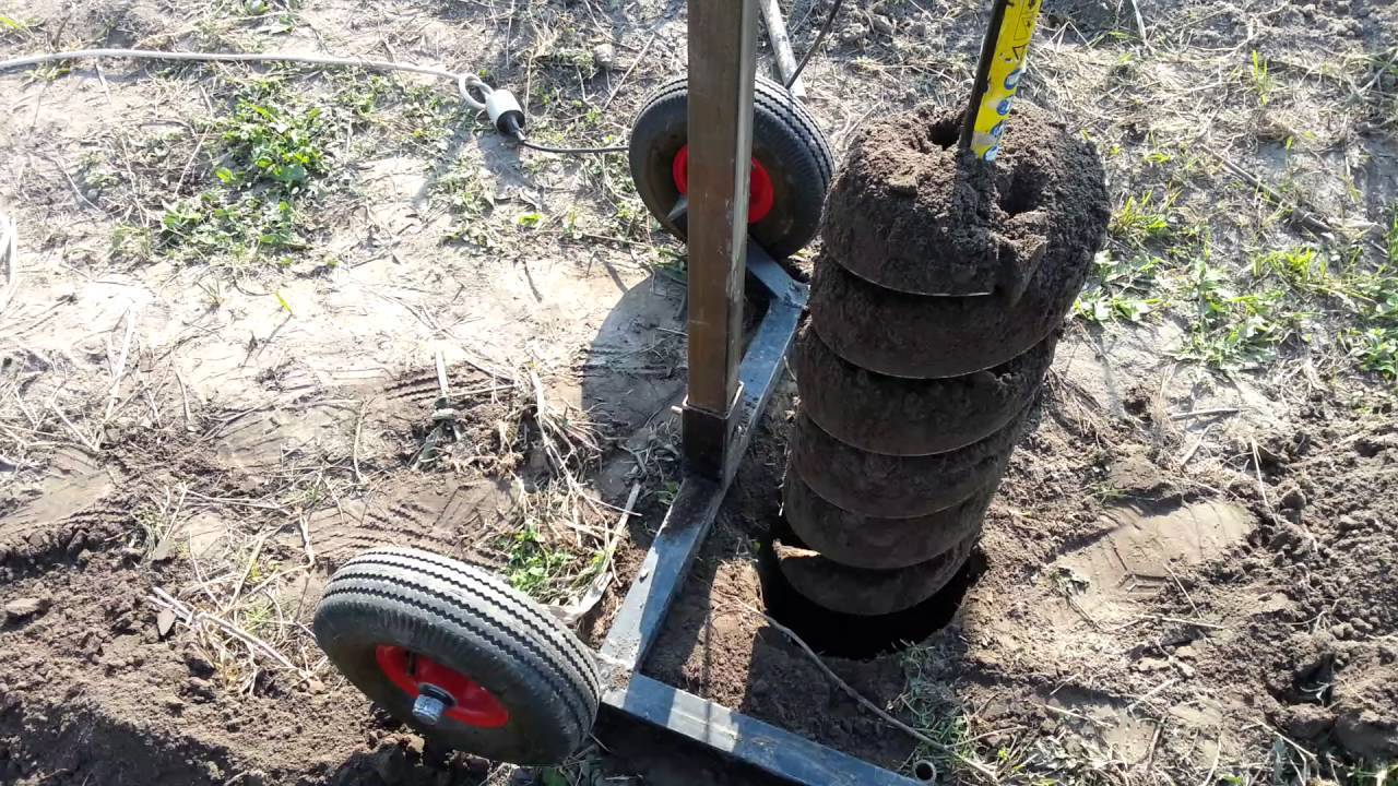 Какая должна быть глубина установки столбов для забора при различных вариантах закрепления