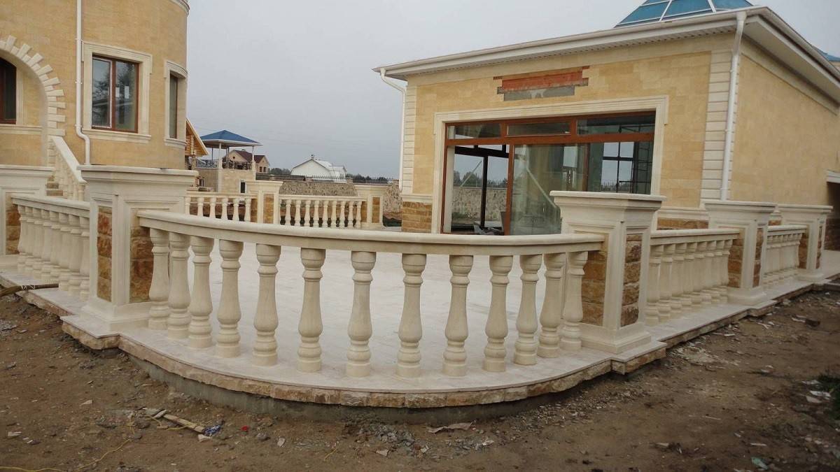Как сделать забор из камня своими руками: пошаговое ограждение участка
