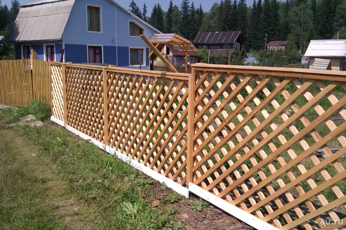 Как сделать красивый и недорогой забор на даче своими руками: из дерева, металла и поликарбоната | (70+ фото & видео) +отзывы