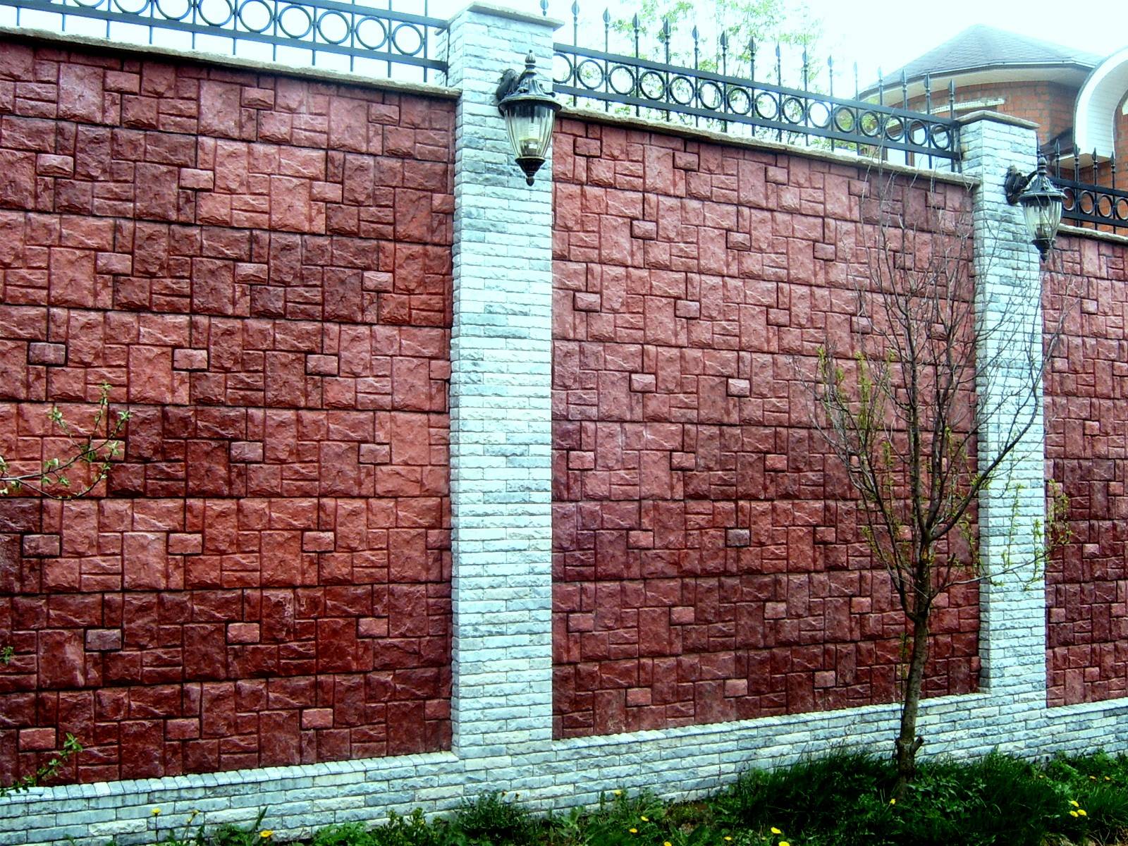 Забор из камня своими руками: пошаговый процесс с пояснениями