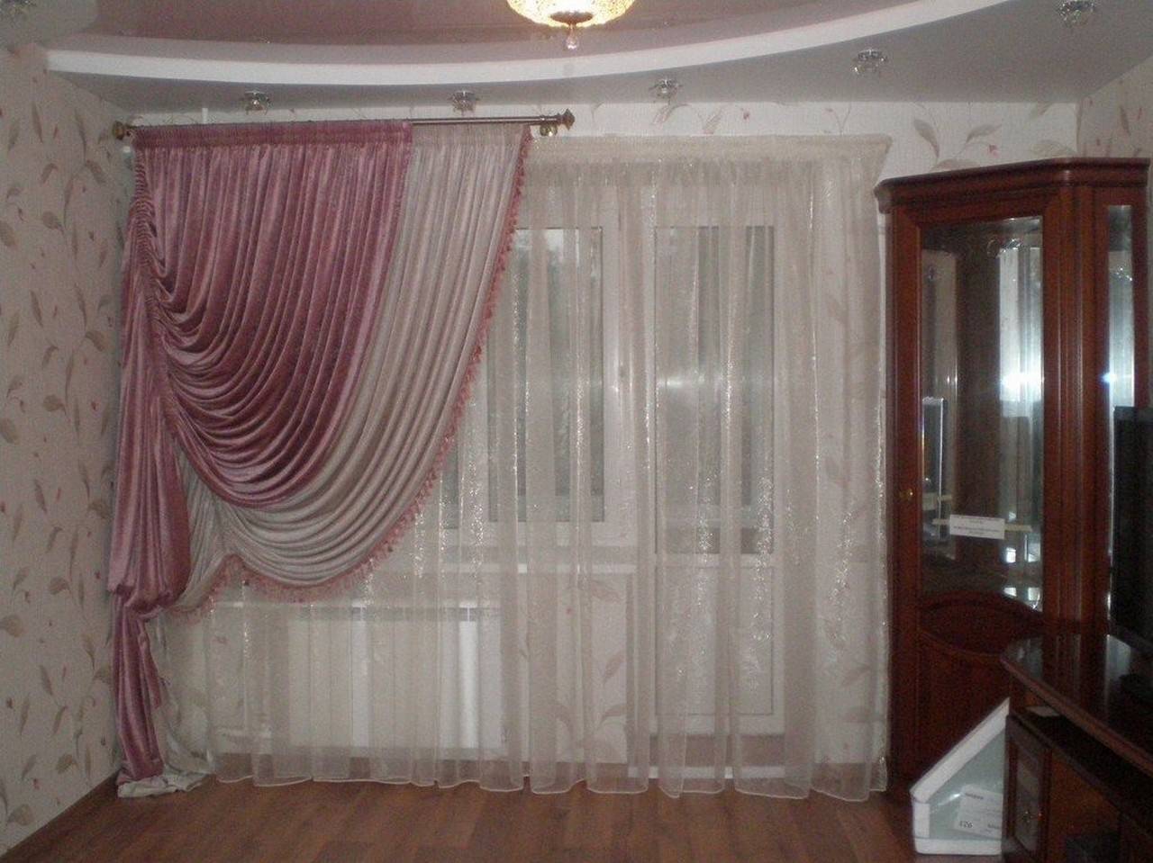 Подбор штор в зал с балконной дверью