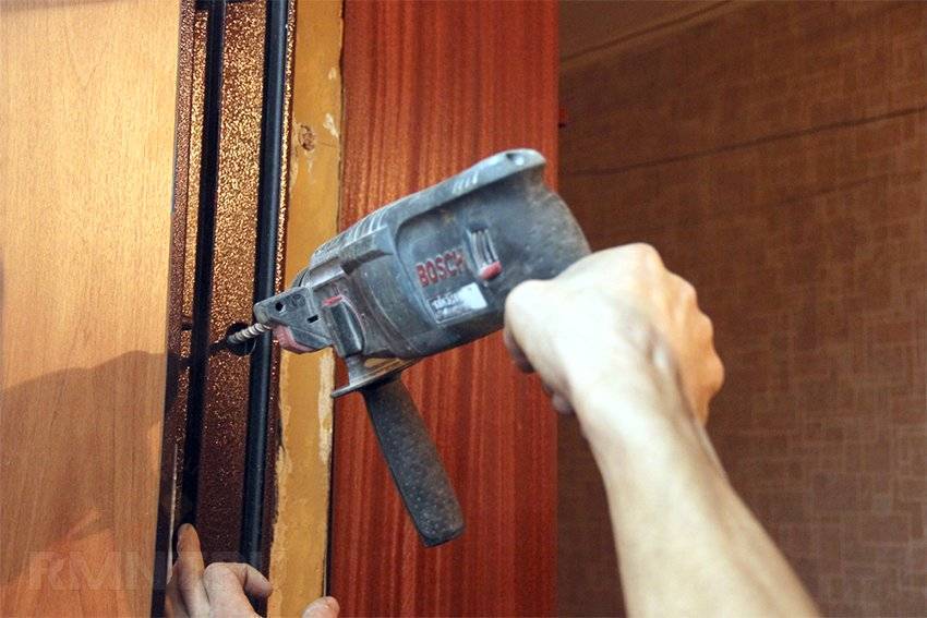 Установка деревянных дверей: конструкция и подготовка, правила монтажа