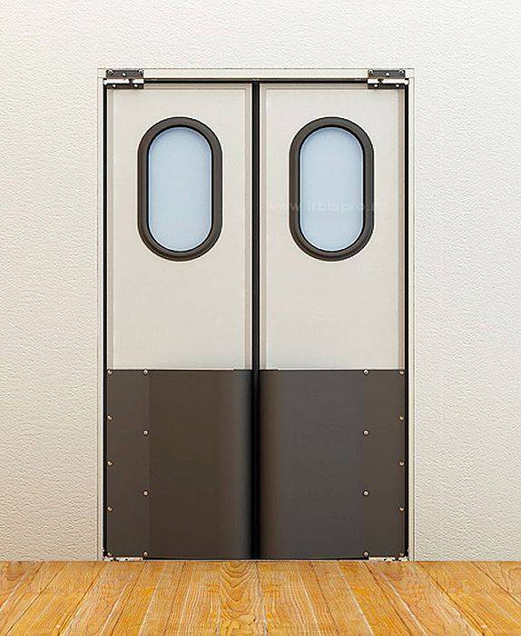 Маятниковые двери можно открывать  внутрь и наружу. рассмотрим особенности конструкции маятниковой двери.
