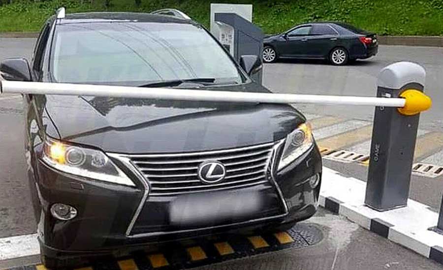 Наезд на шлагбаум это дтп 2023 | autozona74.ru