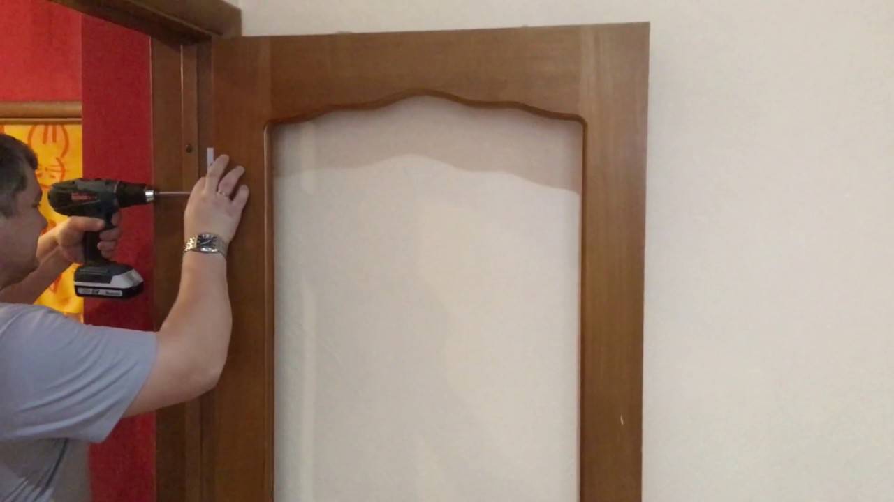 Замена межкомнатных дверей своими руками: подробная инструкция, фото, видео