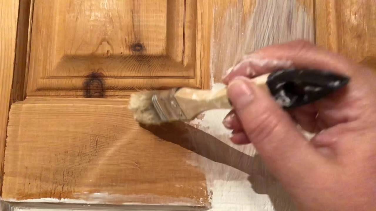Реставрация и ремонт деревянных дверей: как снять краску, утепление, покраска, обивка деревянной двери » verydveri.ru