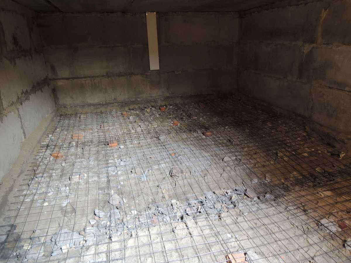 Заливка стен и пола бетоном в подвале