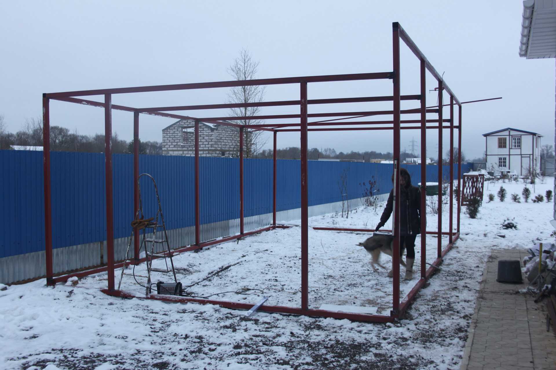 Гараж из профилированной трубы: технология сооружения