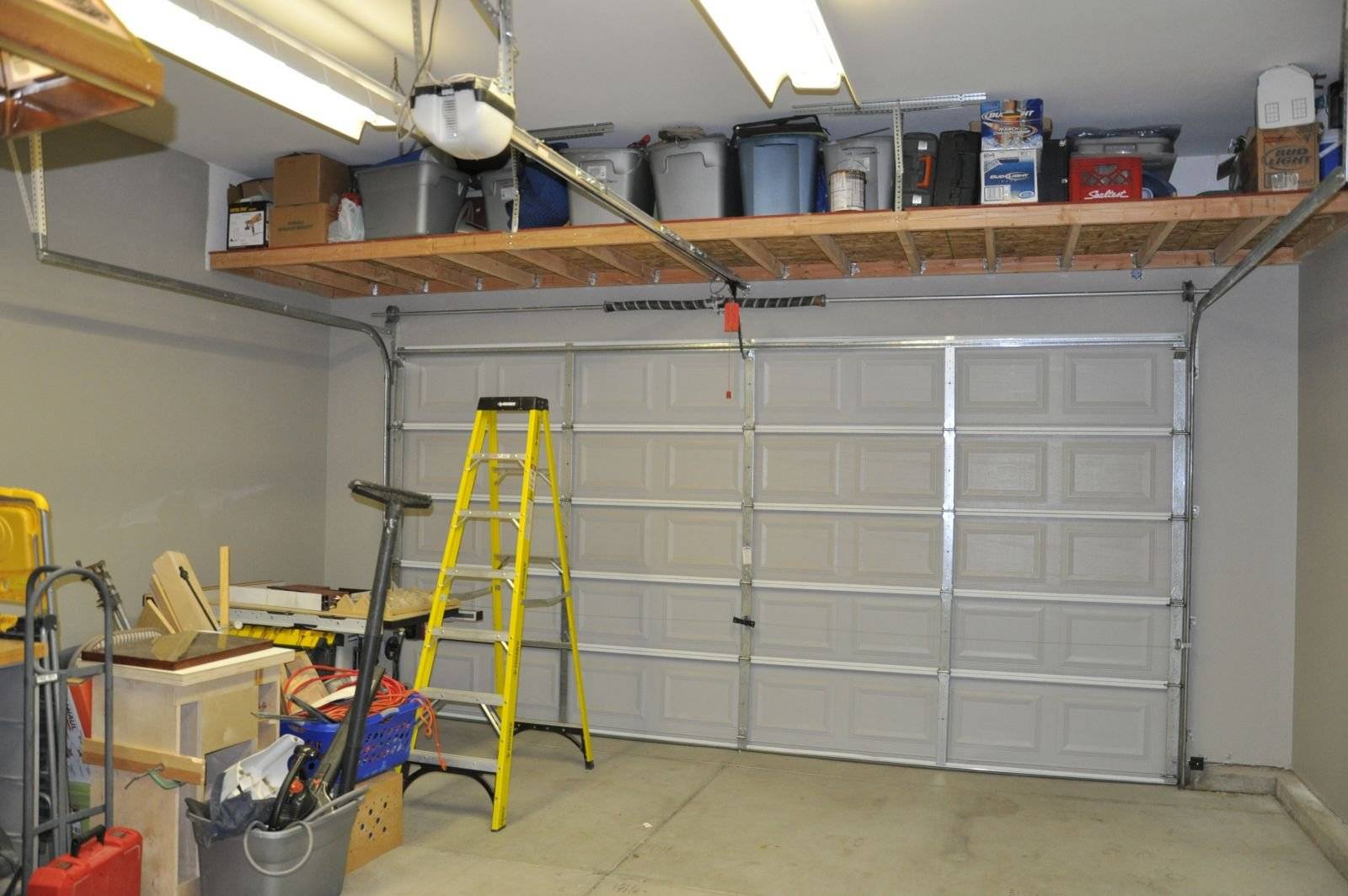 Стеллаж гаражный. Стеллаж в гараж. Полки в гараже. Подвесной стеллаж для гаража. Система стеллажей для гаража.