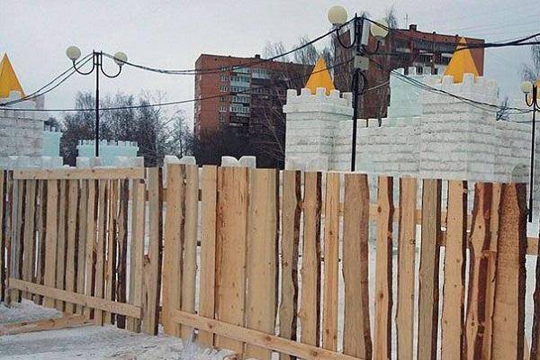 Как сделать забор из горбыля своими руками