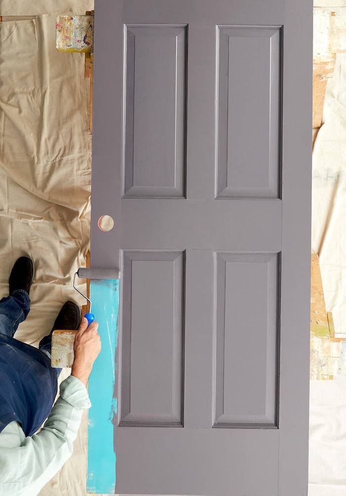Покраска деревянной двери своими руками - видео инструкция. жми!