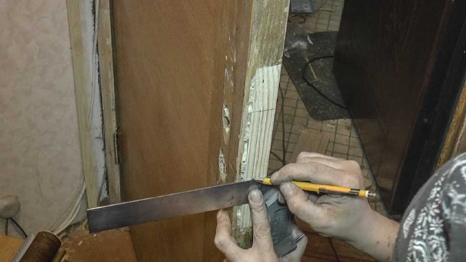 Ремонт деревянных дверей: реставрация входной и межкомнатной своими руками