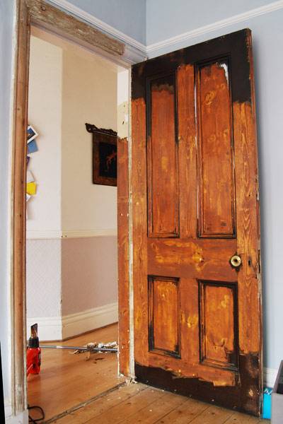Поэтапный ремонт деревянных дверей и подбор дизайна