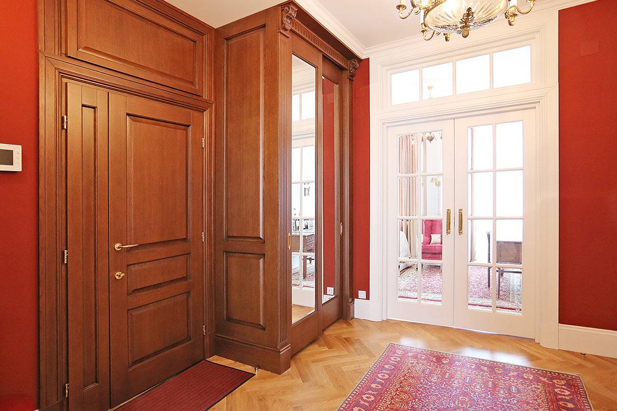 Красивые двери в квартире. Разные двери в интерьере. Красивая дверь в комнату. Деревянные двери в интерьере. Нестандартные двери.