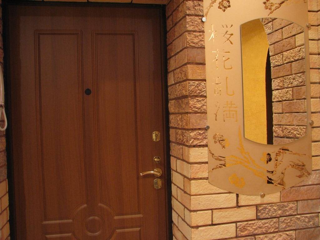 Отделка арок и дверных проемов декоративным камнем