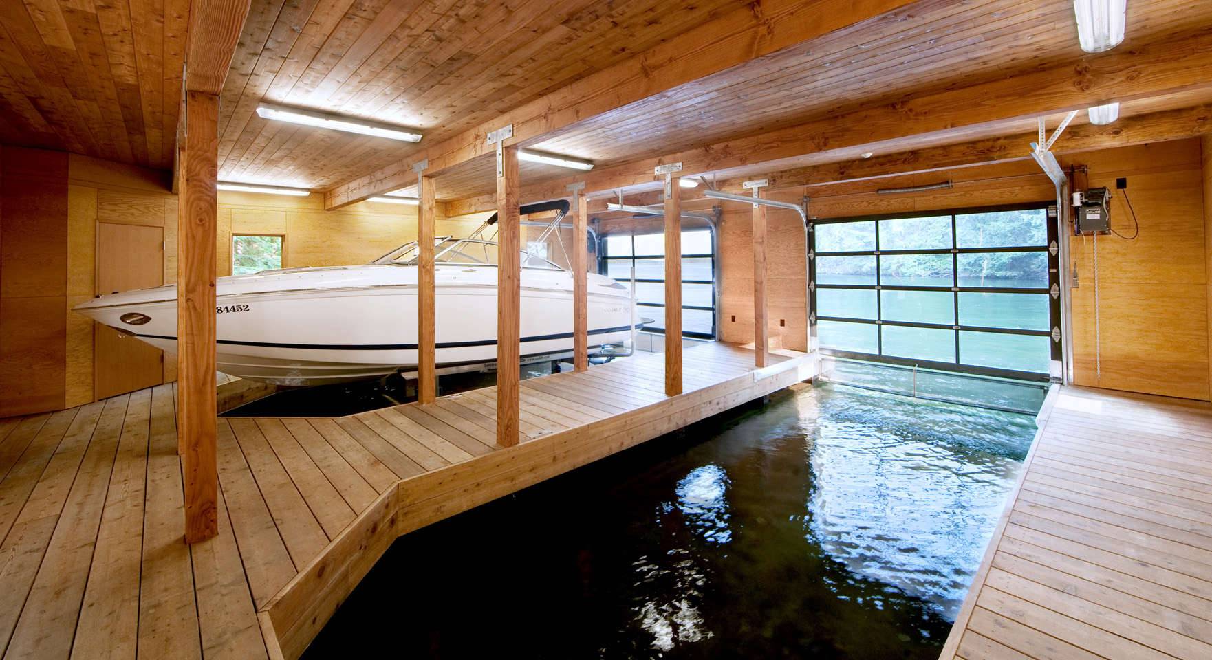 Как построить дом на воде. Ботхаус Boathouse. Ботхаус Boathouse дом на воде. Эллинг на озере Мускока.