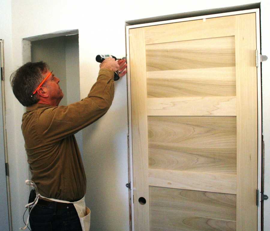 Ремонт деревянных дверей в квартире своими руками